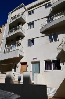 Central 2 Bed Apartment - 8