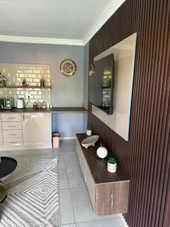 UbuntuLifeStyleEstate-Premium Suite - 7