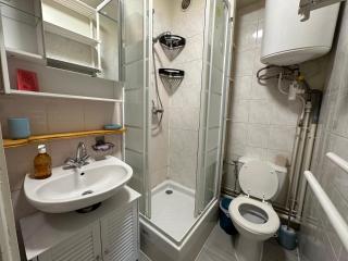 Studio in residential area - 6