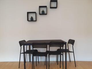 Contemporary 2BR Apartment, Central Location - 7