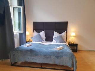 Contemporary 2BR Apartment, Central Location - 3