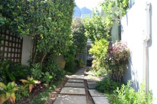 Echo contemporary garden apartment in Camps Bay - 4