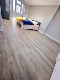 London Luxury Home Stay - Edmonton - 1