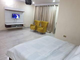 Peters 3 Bedrooms Duplex Service Apartment - 9