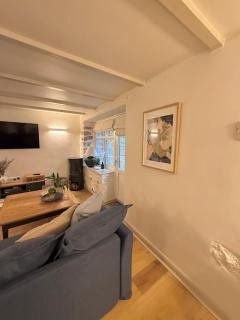 Little Wren Cartmel Couples Retreat - 4