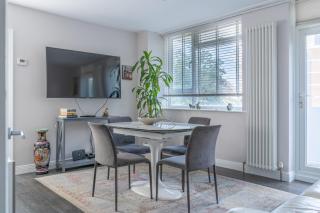 Bright 3BDR Apartment with Balcony in Central Hove - 0