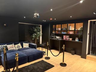 Hyacinth House - 5