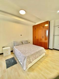 Modern Bole stay with city views, walk to airport - 6