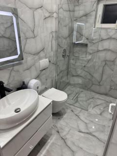 London Restaurant Hotel - 9