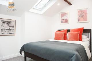 Stylish 1-Bed Flat Sleeps 4 Free Parking - 6