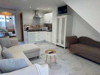 Modern and cozy loft Double terrace and beach - 4