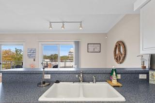 Lorelei 107 Autumn Bay Walks at Northside Park - 1