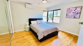 Lakeside Haven - Park the Boat, Relax and Unwind - 3