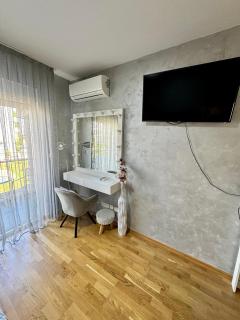 Modern Studio with parking - 5