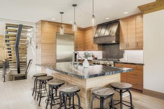 King Road Luxury Lodge, Private Hottub, Game Room, Media Room 45 home - 7