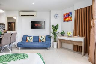 Dominiks Comfort and silent Studio Tambuli Balcony Pool Mactan Ocean View High Floor - 6