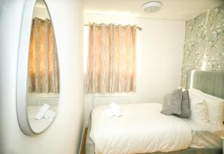 Windsor and Heathrow Stay Comfort & Free Parking - 3