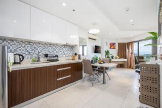 Dominiks Comfort and silent Studio Tambuli Balcony Pool Mactan Ocean View High Floor - 1