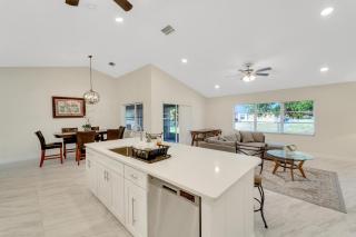 Modern Comfort 3BR 2BA Home in Port Charlotte - 6
