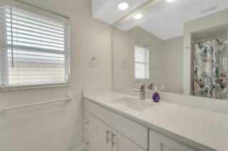 Modern Comfort 3BR 2BA Home in Port Charlotte - 4