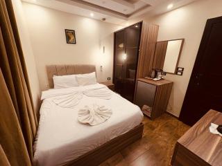 Gold pyramid view - 3