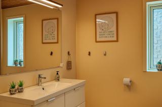 Havhuset I Øster Hurup - i byen, ved stranden - 4