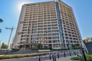 Menlyn Maine 1413 - 8