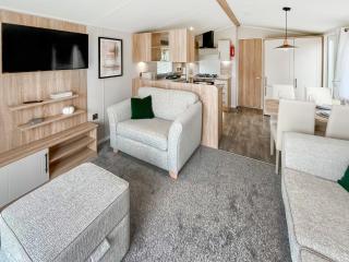 The Manor Retreat - 8