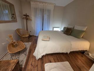 MAISON FAMILIALE 4 CHAMBRE PISCINE 5mn DU CENTRE VILLE - 3