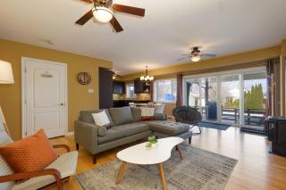 Lake-Access Cottage- Hot Tub, Fireplace&Pool Table - 6