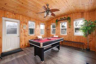 Lake-Access Cottage- Hot Tub, Fireplace&Pool Table - 4