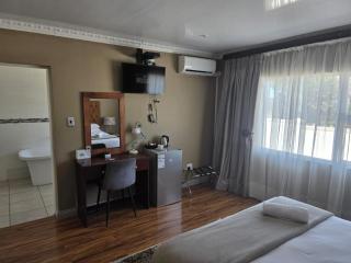 23 on Camden Road Guesthouse - 6