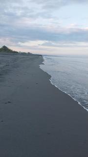 Beachfront Aircon Modern Bahay Kubo for 10 pax - 7
