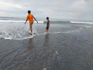 Beachfront Aircon Modern Bahay Kubo for 10 pax - 1