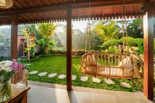 Sunrise Swing Paradise - 0