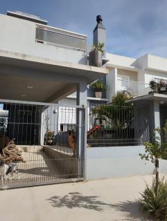 Sobrado Cinza Três dormitórios - 1