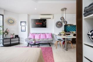 Dominiks pink dream Studio Balcony Ocean View Balcony Fast-Wifi at Tambuli Resort High Floor - 3