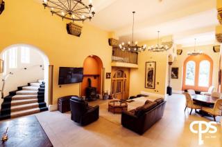 Bastian Gate Gosford Castle - 9