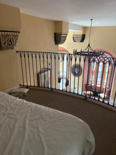 Bastian Gate Gosford Castle - 5