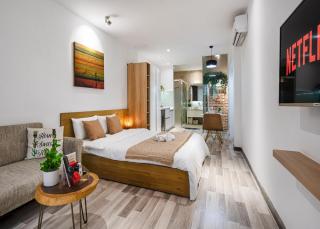 Central District 1 Studio - F3 - 5 mins to Bui Vien - 0