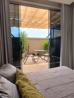 Apartamento con terraza privada - 0