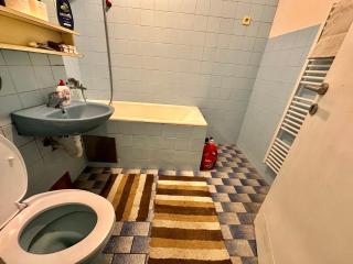 Olympic Pearl Apartment with Balcony and Free Parking - 5