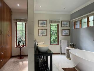 The Little Mongrel Deluxe Space Bryanston - 9