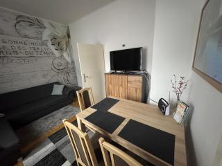 Park apartman Kertes ház a park mellett gyönyörű kilátással Dog friendly garden house with a wonderful view next to the park - 1