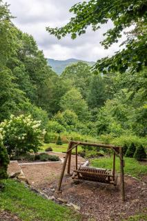 AppalJack Retreat - Blowing Rock - 9