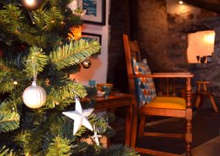 Stylish home from home with great views - 6