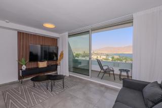 דירת סטודיו יוקרתית עם נוף לים ובריכה מחוממת דקה מהחוף - 8