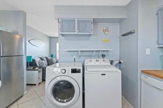 Stay Together 2 Condos by Beach & Hangout - 2