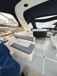 Boat with Jacuzzi - Bateau avec Jacuzzi - 7