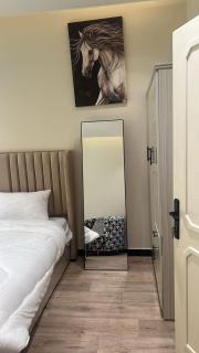 Studio with Back yard-Smart Entry - 6